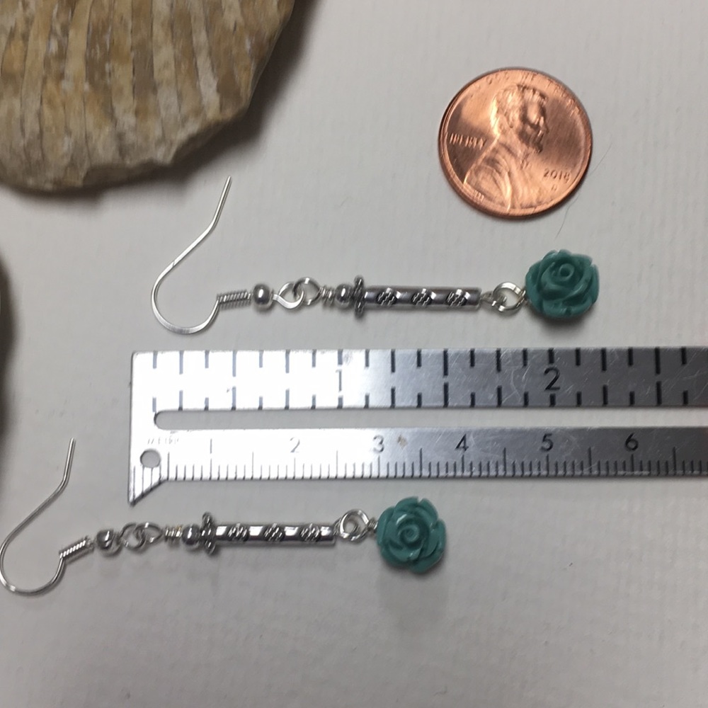 Resin turquoise rose earrings silverplated beads - Picture 4 of 8